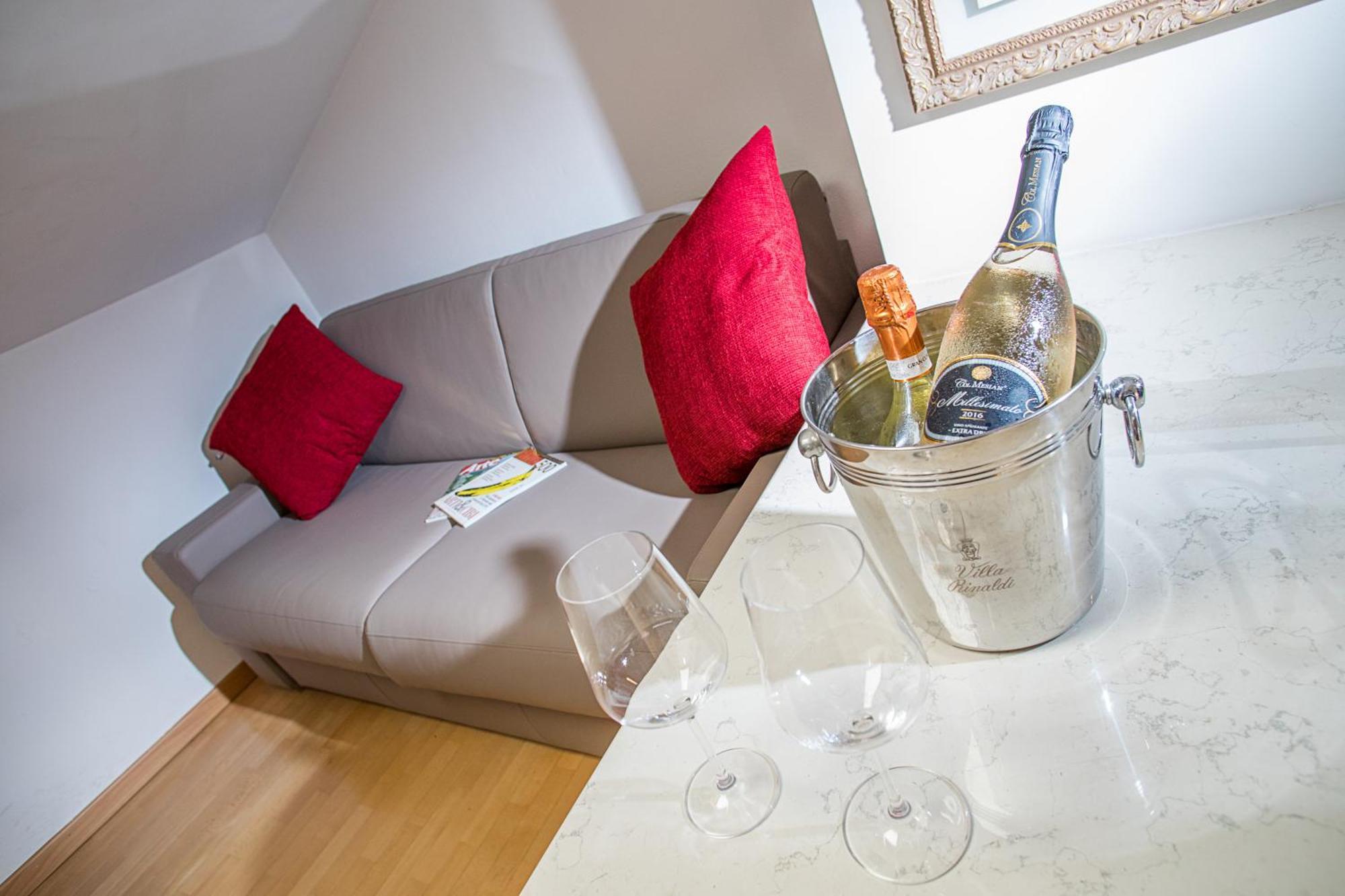 Family Apartment Verona Class "Residenze Del Cuore" Exterior photo